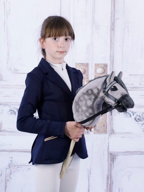 dziewczynka z jabłkowitym hobby horse